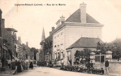 CPA : Ligny-le-Ribault (Loiret). Rue de la Mairie