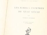 un livre ouvert sur lequel figure la photo d'un homme