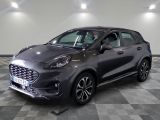 La nouvelle Ford Kadgo est garée dans un showroom.