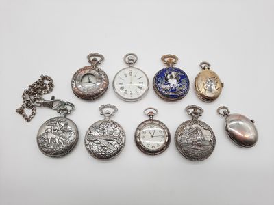 une collection composée de diverses montres de poche et pendentifs