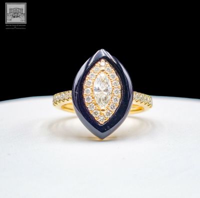 Bague Marquise en or jaune 750°/.(18K), ornée d'un diamant t…