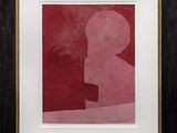 une peinture représentant la silhouette d'une personne sur fond rouge