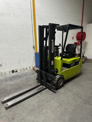 Chariot élévateur électrique de marque CLARK CTM 16 S - Photo 1