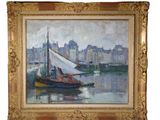 une peinture à l'huile représentant un voilier dans un port, avec une ville en arrière-plan