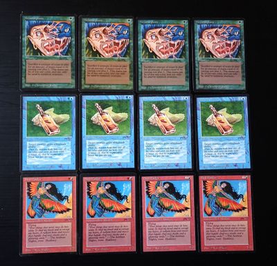 six cartes d'un jeu de cartes sur lesquelles figure un papillon