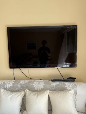 a picture of a flat screen tv mounted on a wall
