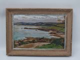 une peinture à l'huile représentant une vue de plage avec un bateau dans l'eau