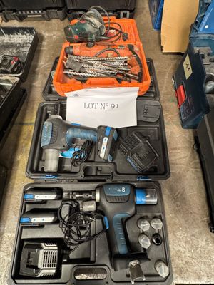 a lot of tools that are sitting on the floor