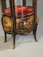 Vitrine en bois de placage et marqueterie, galbée de toutes … (photo 4)