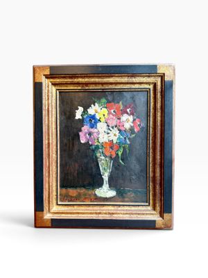 une peinture de fleurs dans un vase sur une table