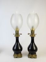 Paire de lampes à pétrole en verre peint noir à décor floral… (photo 6)