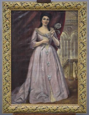 tableau représentant une femme en robe rose tenant une fleur