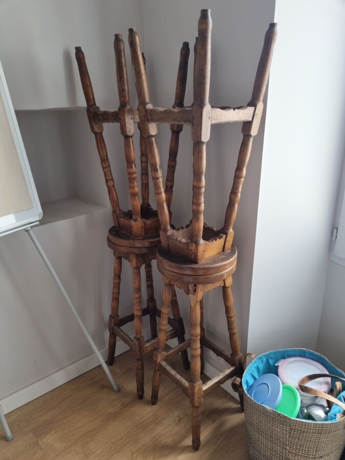 6 tabourets en bois