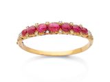 une bague en rubis et diamants