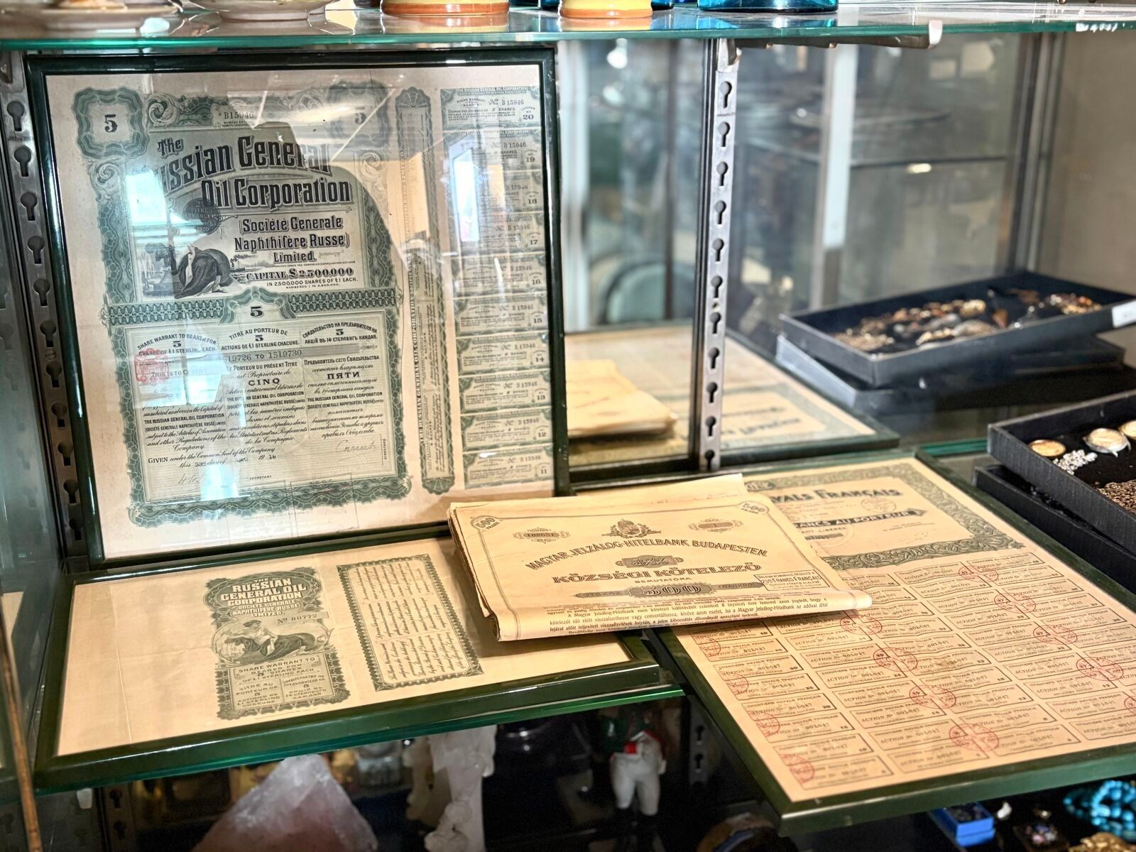 Objets d'art & Curiosités