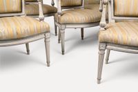 Mobilier de salon comprenant un canapé et quatre fauteuils, … (photo 6)