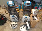 de nombreuses machines différentes qui sont posées à même le sol