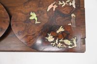 Serre-livres en bois naturel sculpté, à décor incrusté de na… (photo 6)