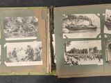 une vieille photo d'un livre contenant des photos de personnes