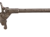 un vieux fusil avec une poignée en bois sur fond blanc