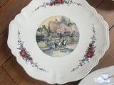 trois assiettes posées sur une table en bois