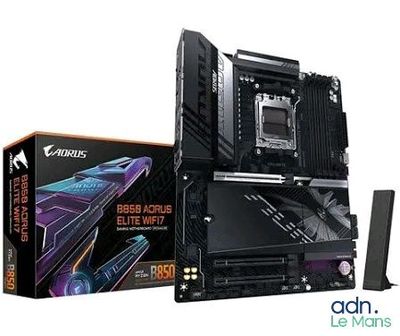 la carte mère Asus Maximus Gaming, avec son emballage et ses accessoires