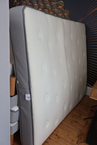 Literie 160 SIMMONS. 160 X 200 cm. (Matelas + sommier)