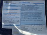 une photo du permis de conduire et de la carte d'identité d'un conducteur