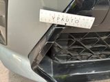 a sticker on the front of a car that says vpauto