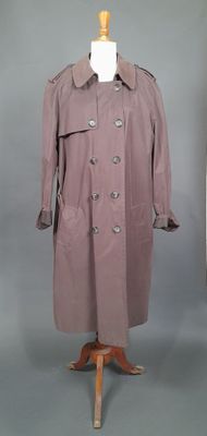 JODHPUR. Imperméable en gabardine synthétique marron, deux p…