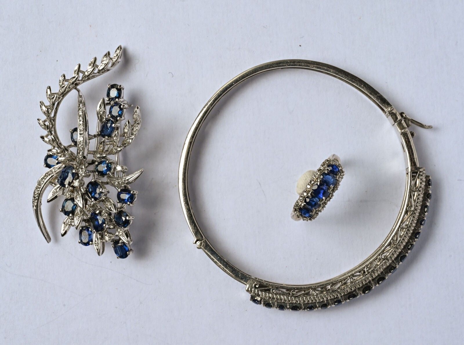 Objets d'art & Curiosités