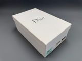 boîte blanche Christian Dior avec logo