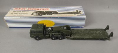 DINKY SUPERTOYS. Tracteur Berliet et semi-remorque porte-cha…