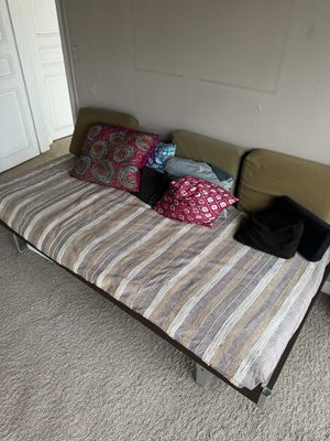 Banquette rectangulaire Piétement en métal brossé