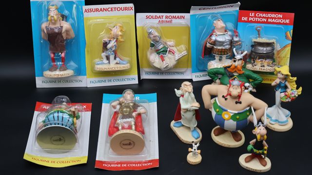 PLASTOY : Ed. Albert REN.  : 12 figurines d’Astérix