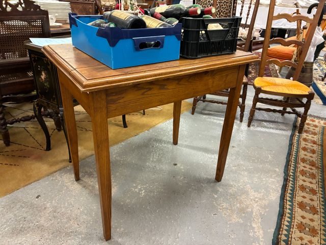 Petite table bureau ouvrant à un tiroir