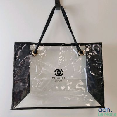 Sac cabas transparent CHANEL BEAUTE en plastique avec poigné…