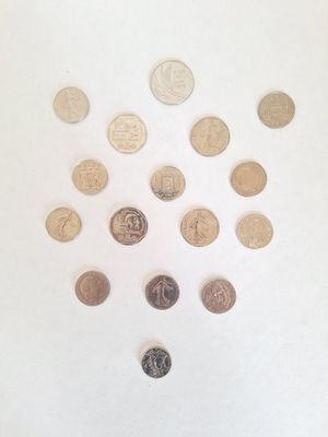 une multitude de pièces disposées en forme de cœur