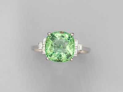 Bague en tourmaline verte et diamant