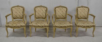 Suite de quatre fauteuils style Louis XV en bois laqué beige
