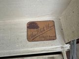 a sign on the side of a door that says the bath house
