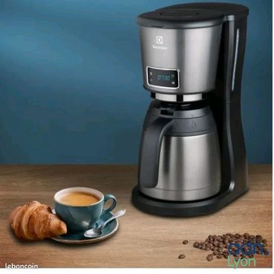 Cafetière - ELECTROLUX - EKF15BM - Code erreur - sans verseu…
