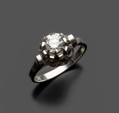 une bague en diamant à une seule pierre, par van cleef