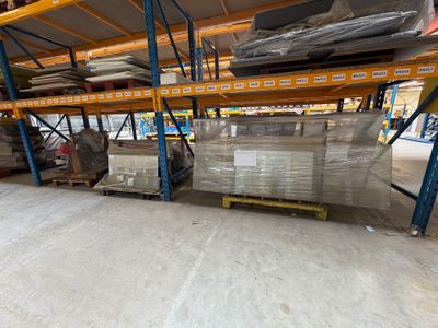 VITRES - MIROIRS réparti sous 2 travées de racks