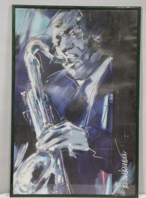 tableau représentant un homme jouant du saxophone devant un mur blanc