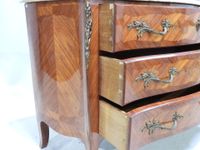 Commode en bois, placage et marqueterie ouvrant par trois ti… (photo 5)