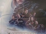 une affiche du film « Rogue One » mettant en scène les personnages de « Star Wars »