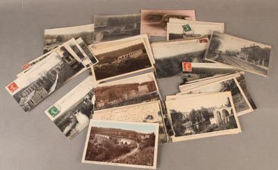 plusieurs vieilles photographies en noir et blanc représentant un train et un pont