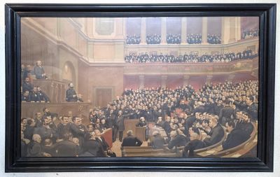 tableau représentant un grand groupe de personnes assises dans une grande pièce