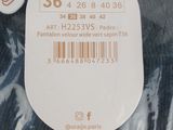 a label on a pair of socks that are wrapped in plastic